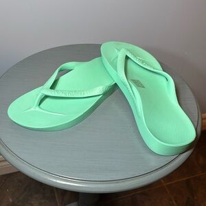 Mint Archie’s Flip Flops, Women’s Size 9.